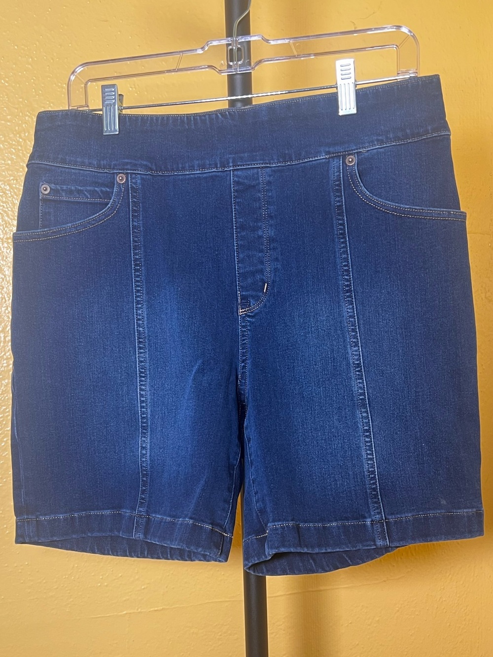 Duluth Trading Co Dark Blue Denim Pull-On Shorts